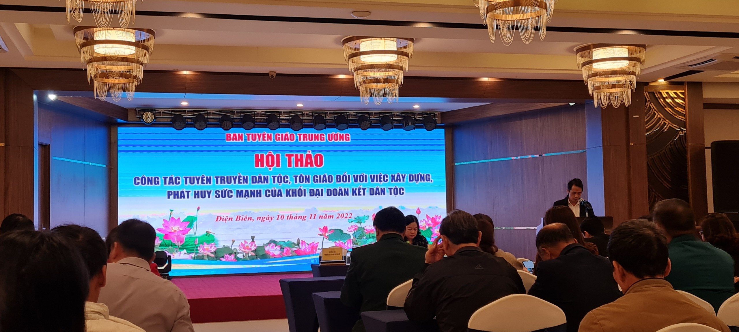 1-hoi-thao.jpg