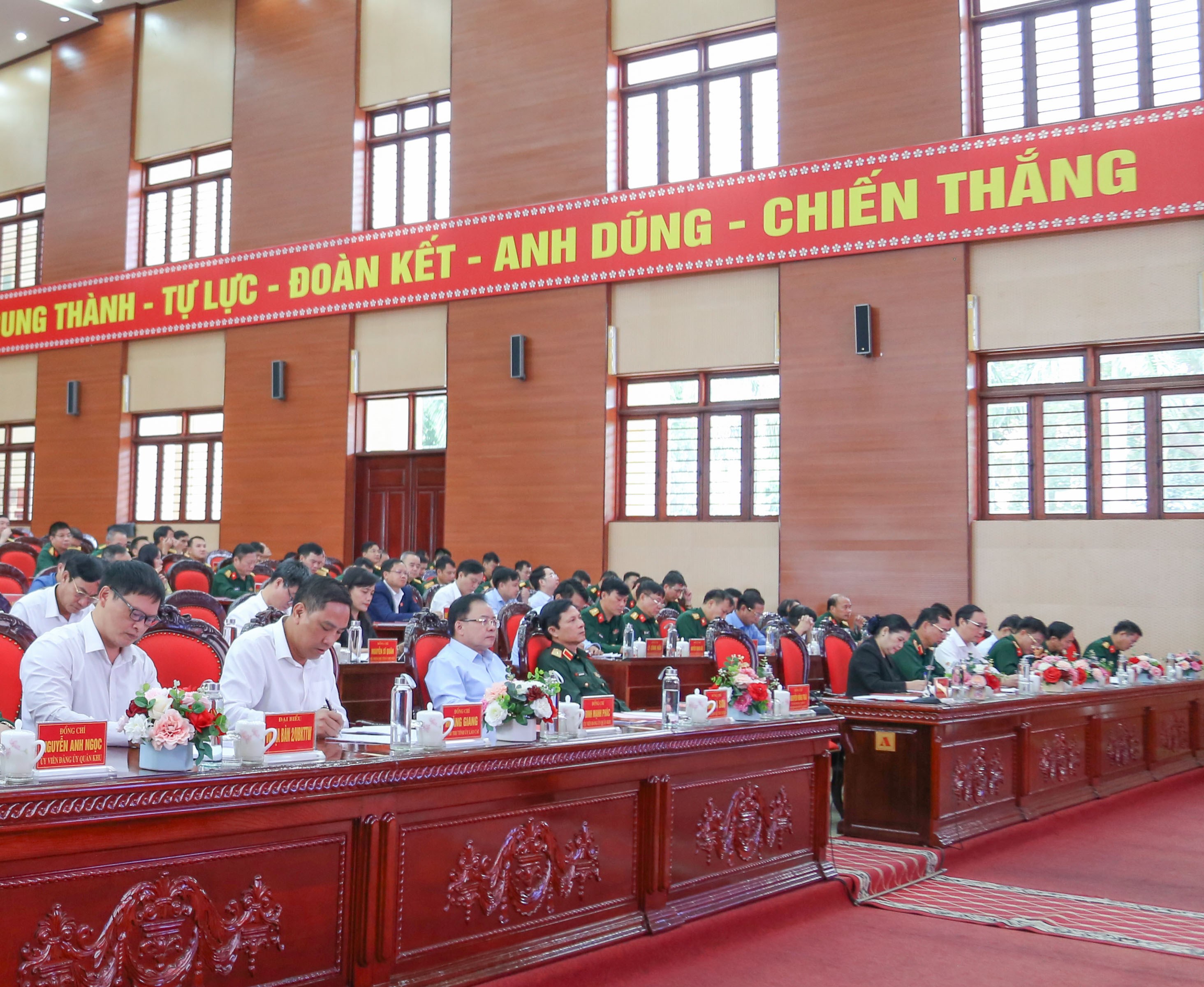 30-10-quan-khu-2.jpg