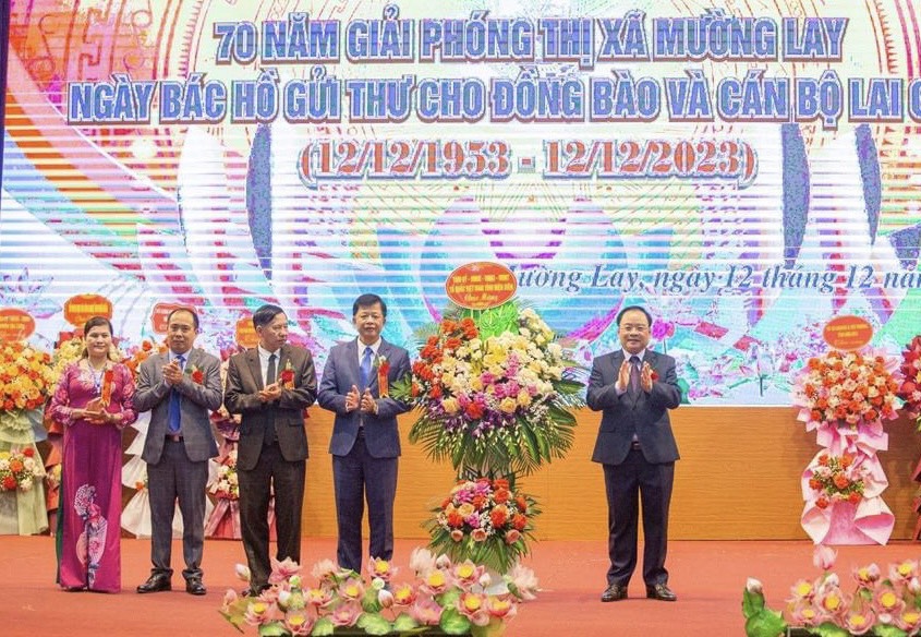 12-12-TX-Muong-Lay.jpg