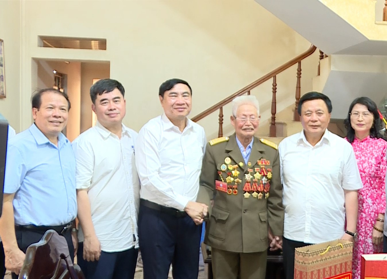 16-7-dc-thang-tang-qua.jpg