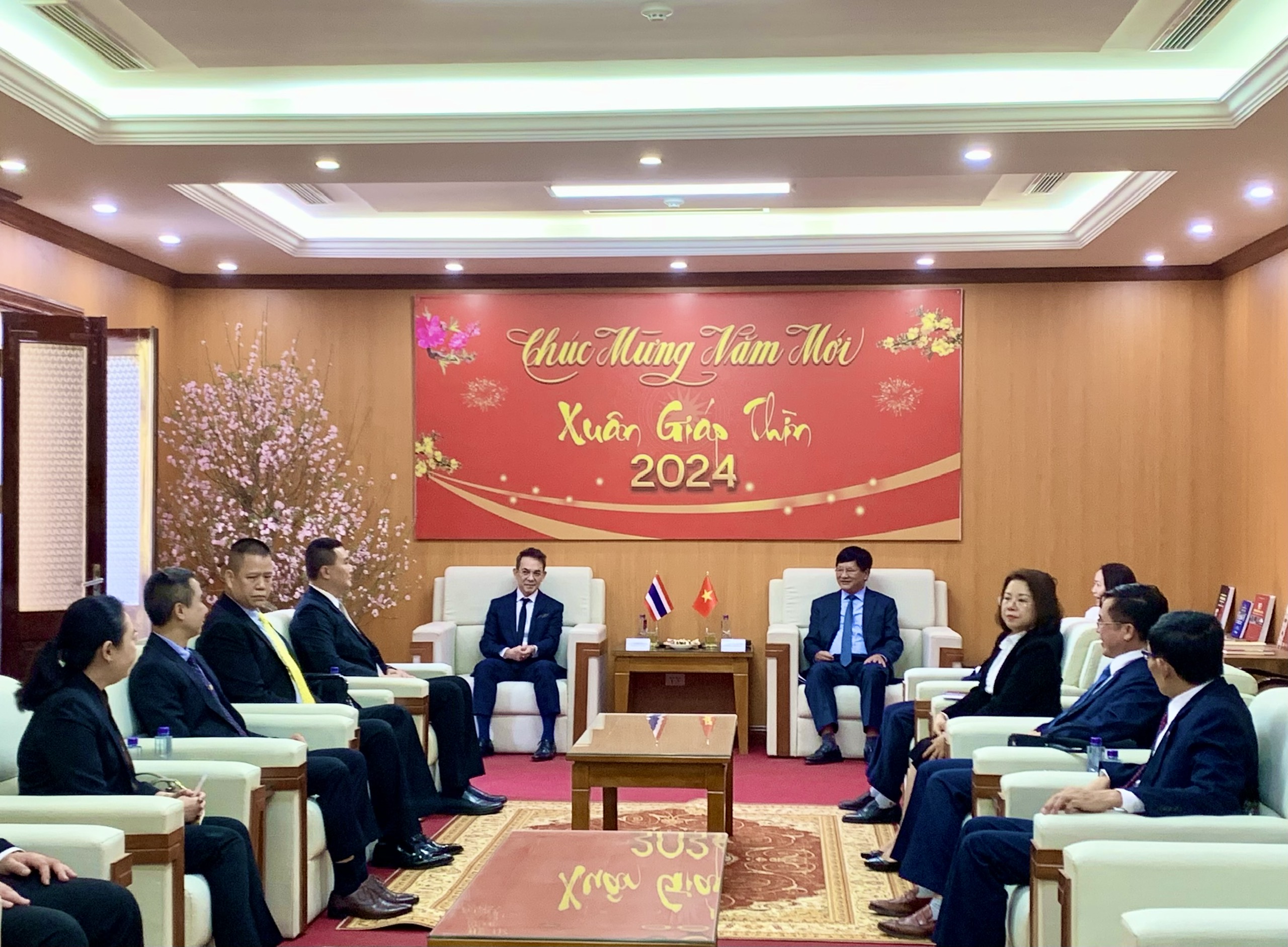 1-2-tiep-Thai-Lan1.jpg