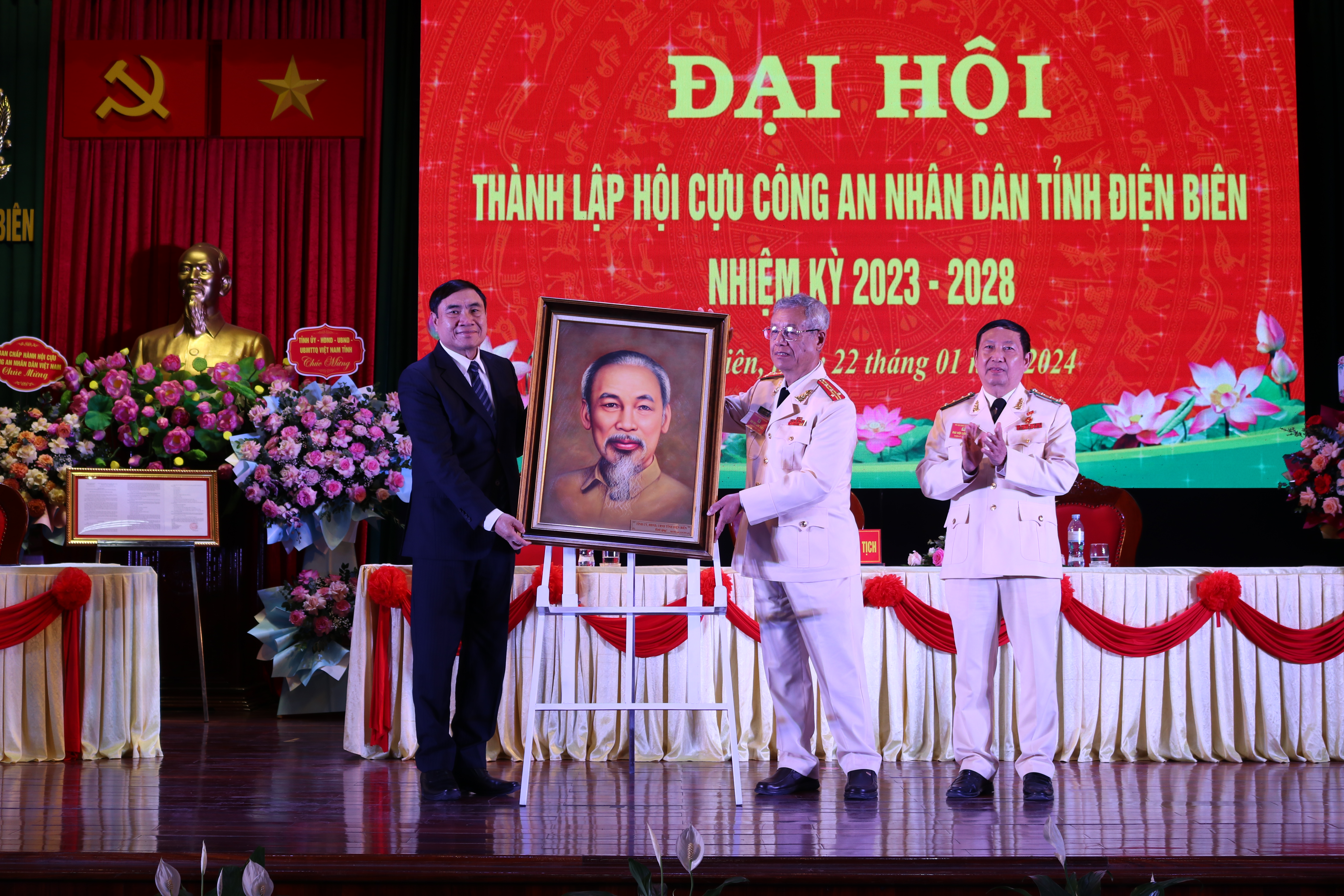 22-1-Dai-hoi-Cuu-CA2.JPG