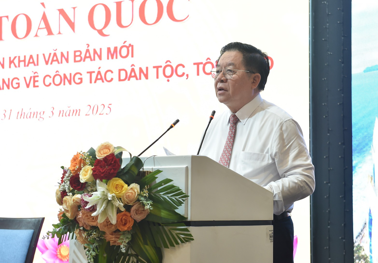 edit-truong-ban-tuyen-giao-va-dan-van-trung-uong-nguyen-trong-nghia-phat-bieu-17433976102591373158902.png