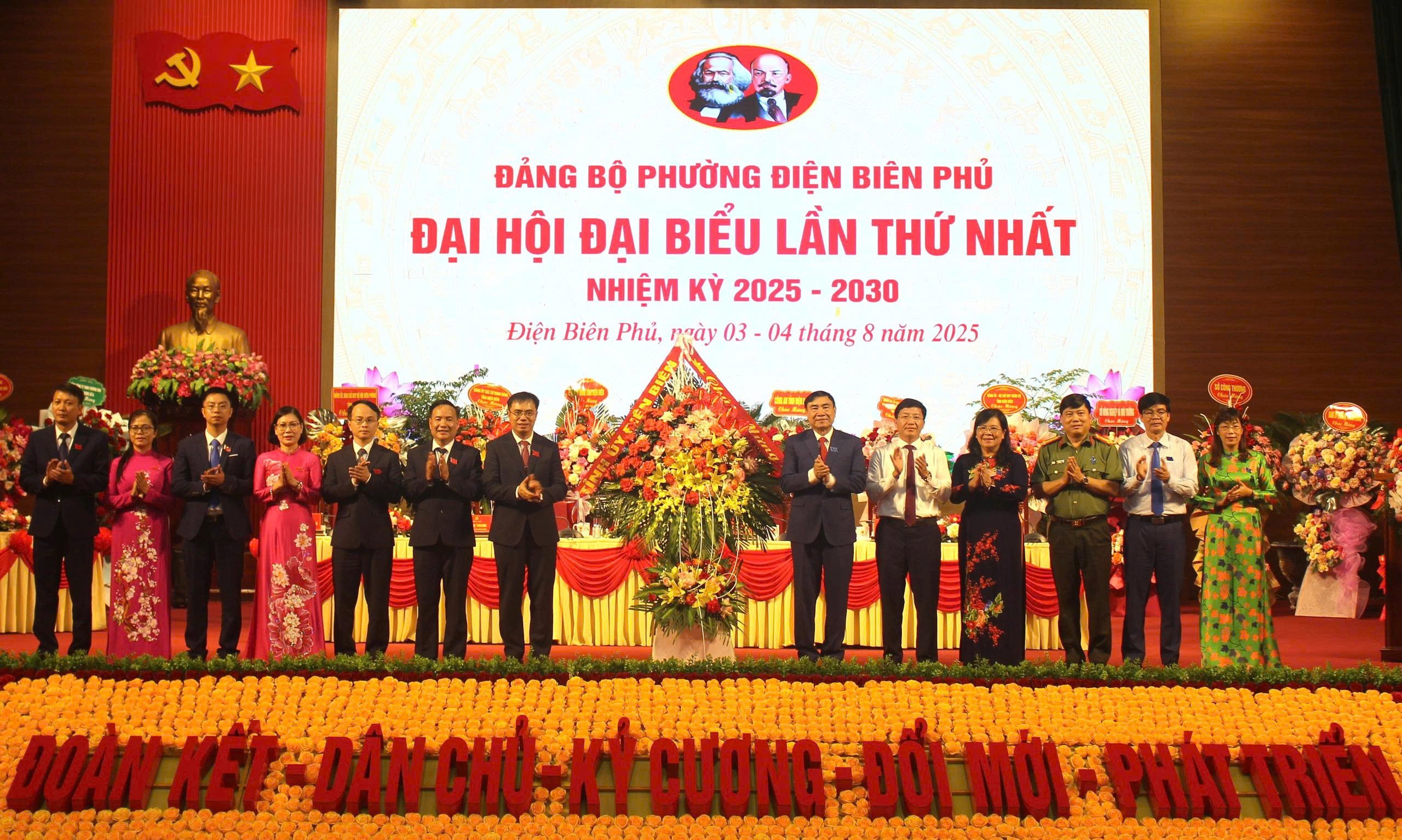 C-c-c-l-nh-o-t-nh-t-ng-hoa-i-h-i-ph-ng-i-n-Bi-n-Ph-.jpg