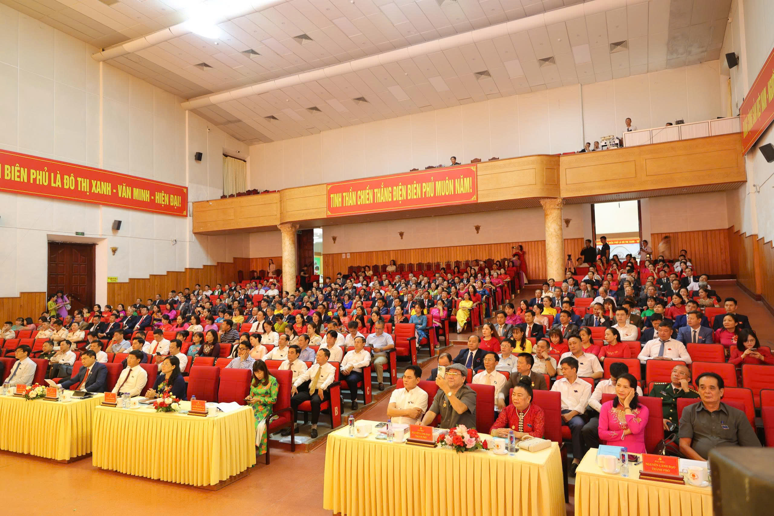 Quang-c-nh-i-h-i-ph-ng-i-n-Bi-n-Ph-04-8.jpg