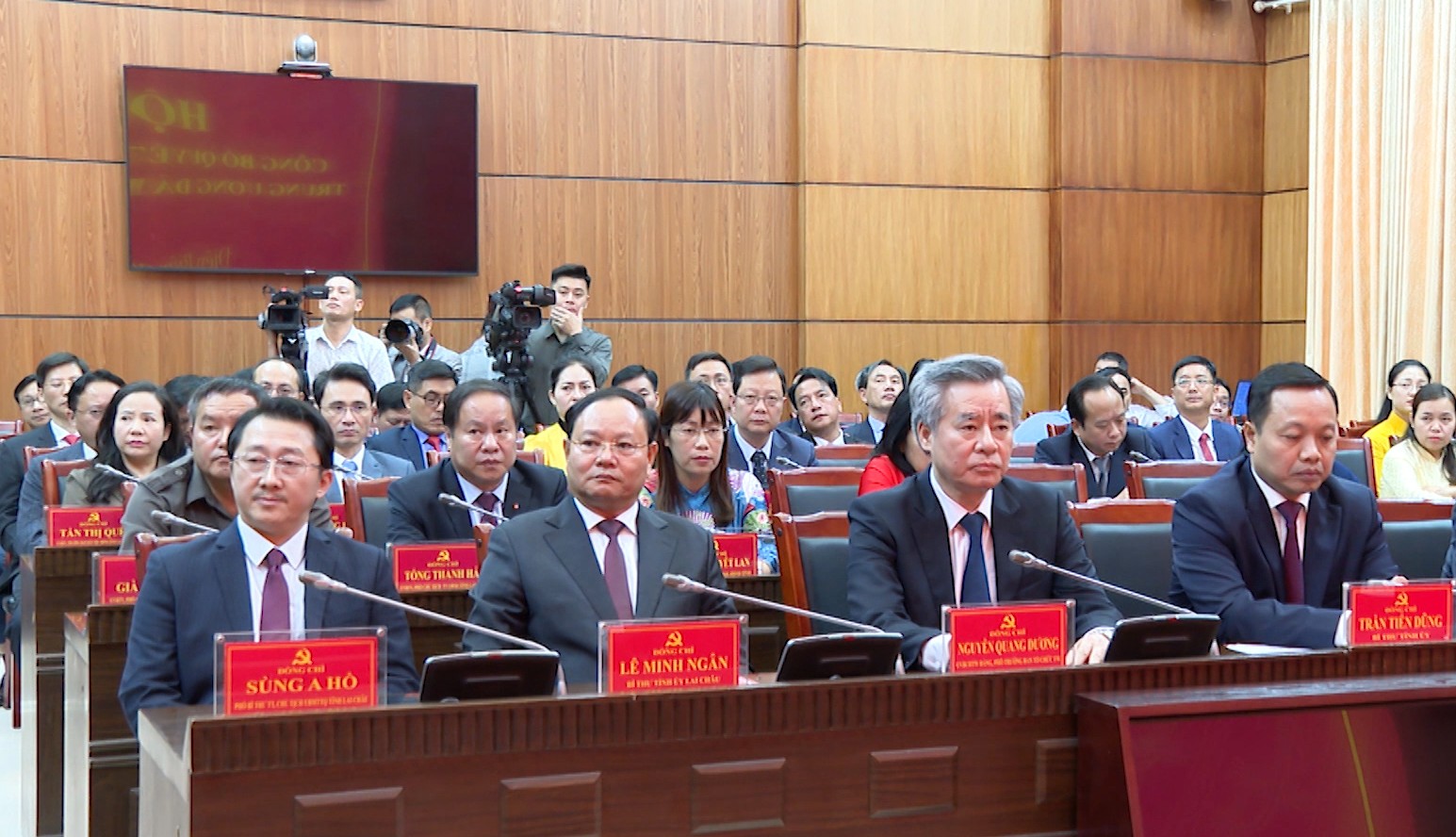 Quang-c-nh-t-i-H-i-ngh-.jpg