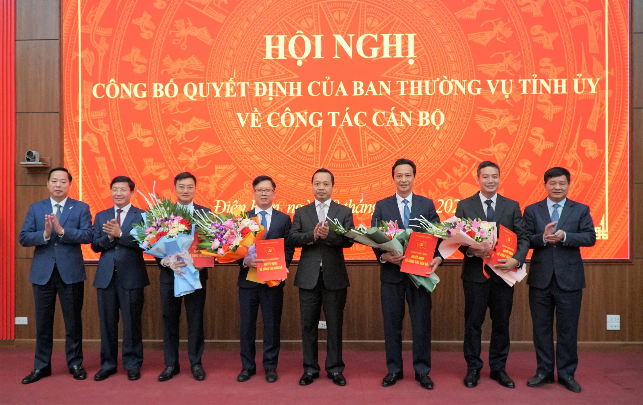 Th-ng-tr-c-t-ng-hoa-10-11.jpg