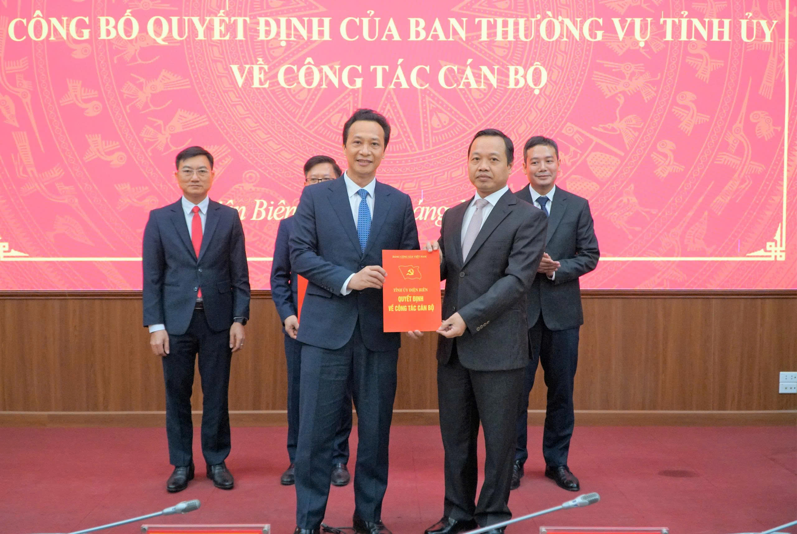 t-ng-hoa-ch-c-m-ng-c-H-a-10-11.jpg