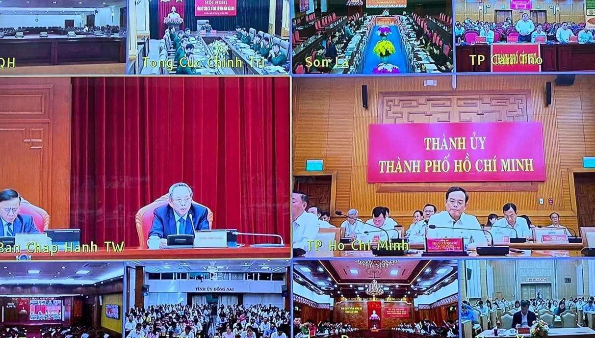Quang-c-nh-t-i-i-m-c-u-Trung-ng-08-12.jpg