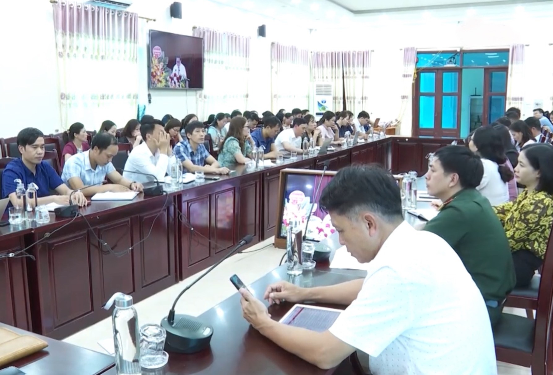 9-8-giao-ban-3.jpg