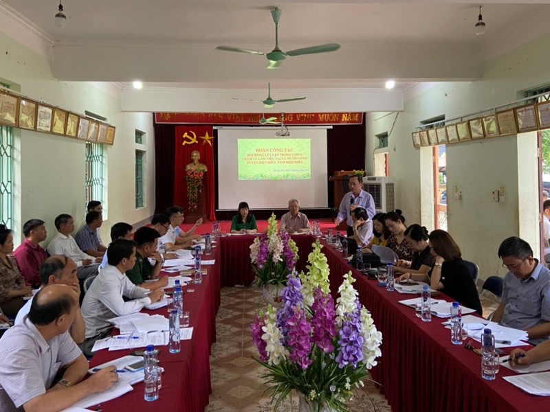 Đoàn công tác Hội đồng lý luận Trung ương làm việc với xã Mường Pồn về công tác xây dựng Đảng