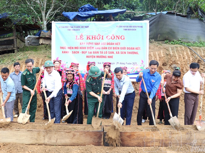 Bài 4: Từ định cư, định canh... đến định lòng