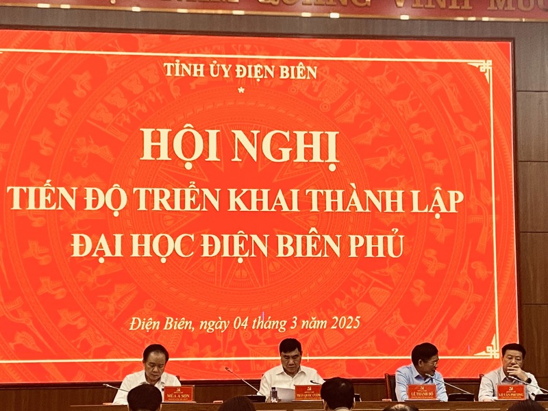 Thường trực Tỉnh ủy họp, cho ý kiến Đề án hợp nhất, tinh gọn tổ chức, bộ máy các trường cao đẳng và Trung tâm Ngoại ngữ - Tin học tỉnh