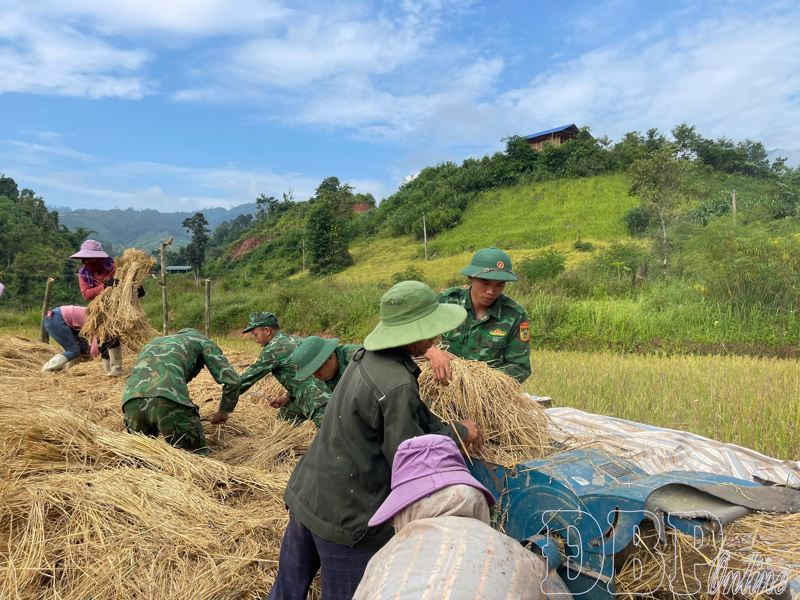 Hỗ trợ sinh kế gắn với xây dựng thế trận lòng dân