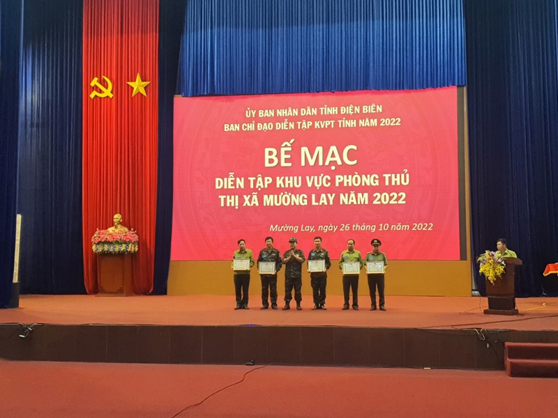 Tổ chức thành công diễn tập Khu vực phòng thủ thị xã Mường Lay năm 2022
