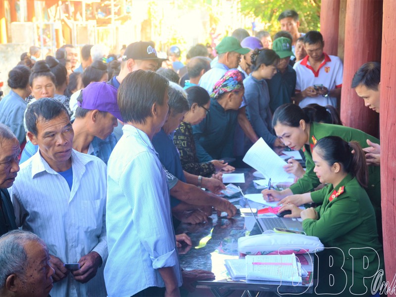 Món quà nhỏ - niềm vui lớn trong ngày Tết Độc lập