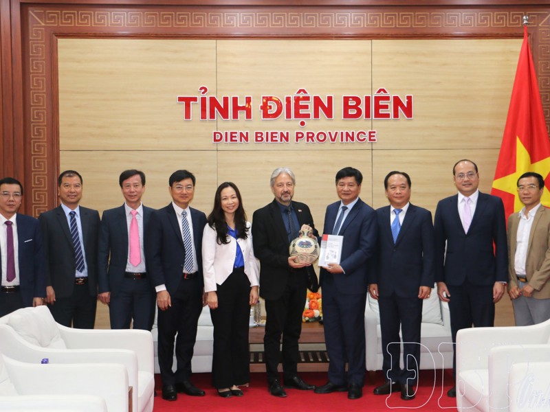 Phó Bí thư Thường trực Tỉnh ủy Lê Thành Đô tiếp xã giao Đoàn công tác Đại sứ quán Pháp tại Việt Nam