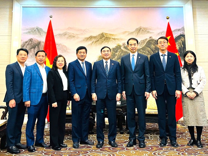 Bí thư Tỉnh ủy Điện Biên thăm, làm việc và chúc Tết Đại sứ quán Trung Quốc nhân dịp Xuân 2025