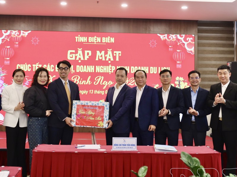 Bí thư Tỉnh ủy Trần Tiến Dũng gặp mặt các đơn vị, doanh nghiệp kinh doanh du lịch