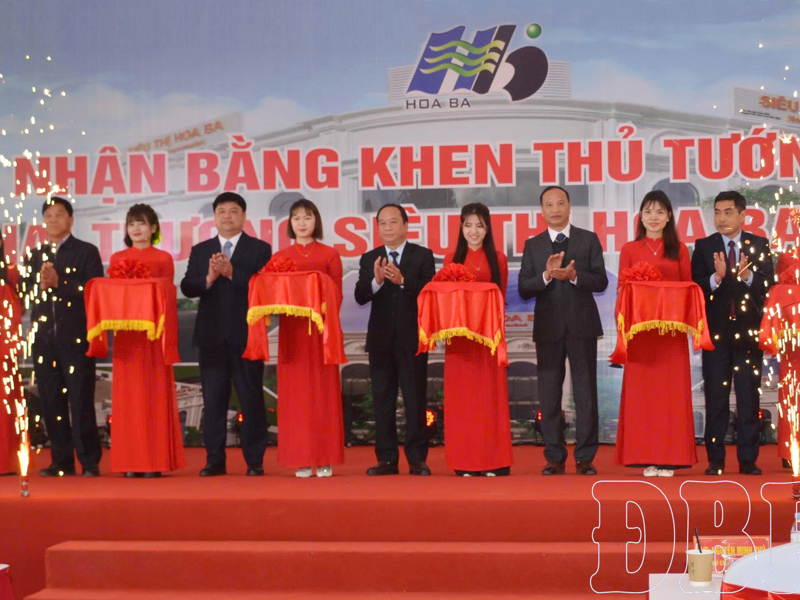 Công ty TNHH Giáo dục và Thương mại Dịch vụ Hoa Ba: Đón nhận Bằng khen của Thủ tướng Chính phủ và khai trương Siêu thị Hoa Ba Tuần Giáo
